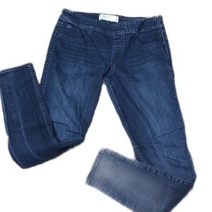 • Gilly Hicks Sydney Cheeky Stretch Jeans •